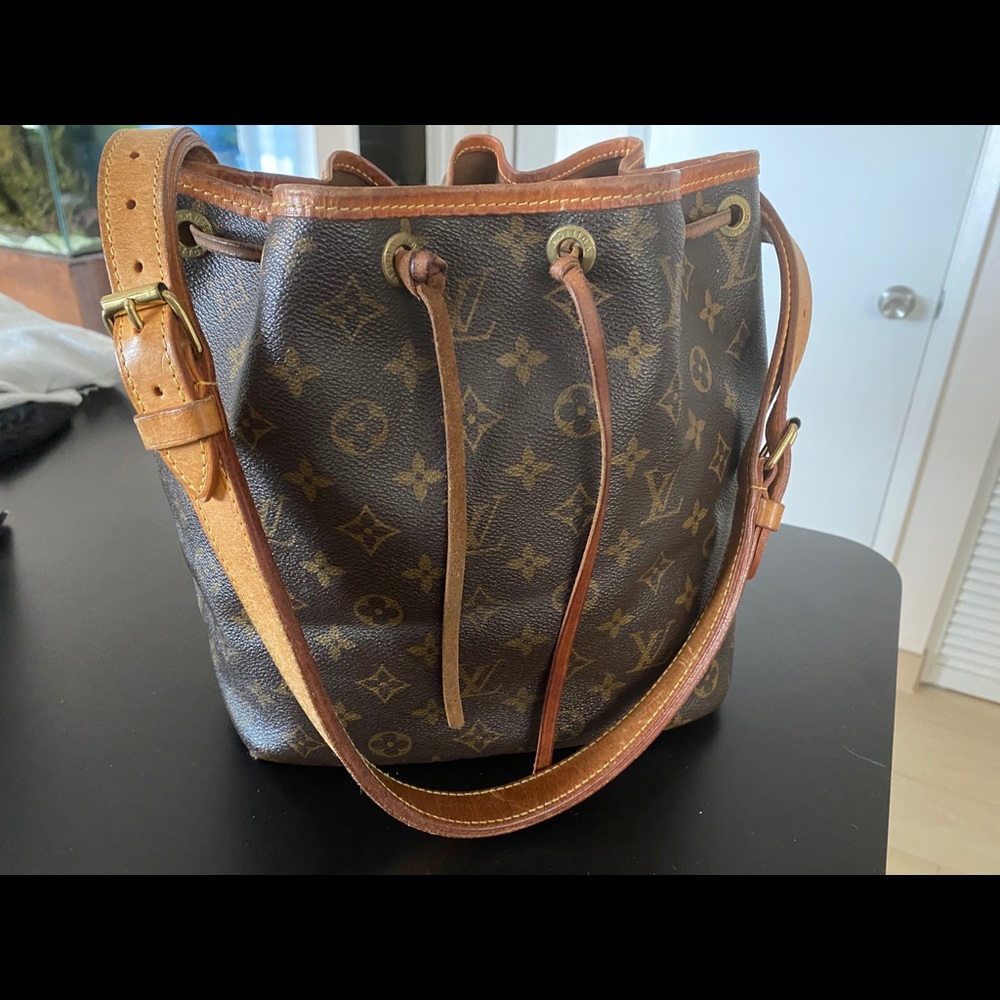 Louis Vuitton Authentic Vintage Noe Petit bag